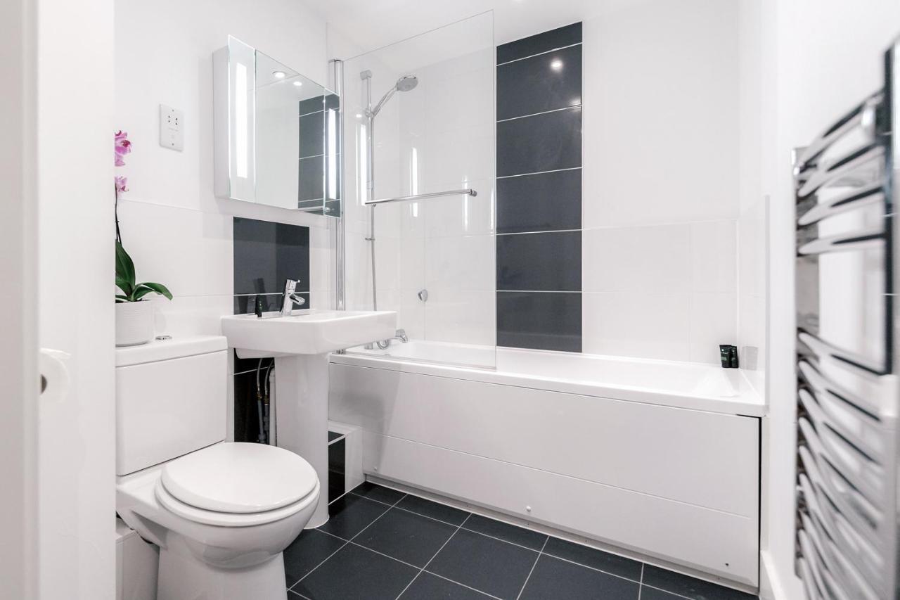 Roomspace Serviced Apartments - Capitol Square Epsom Zewnętrze zdjęcie