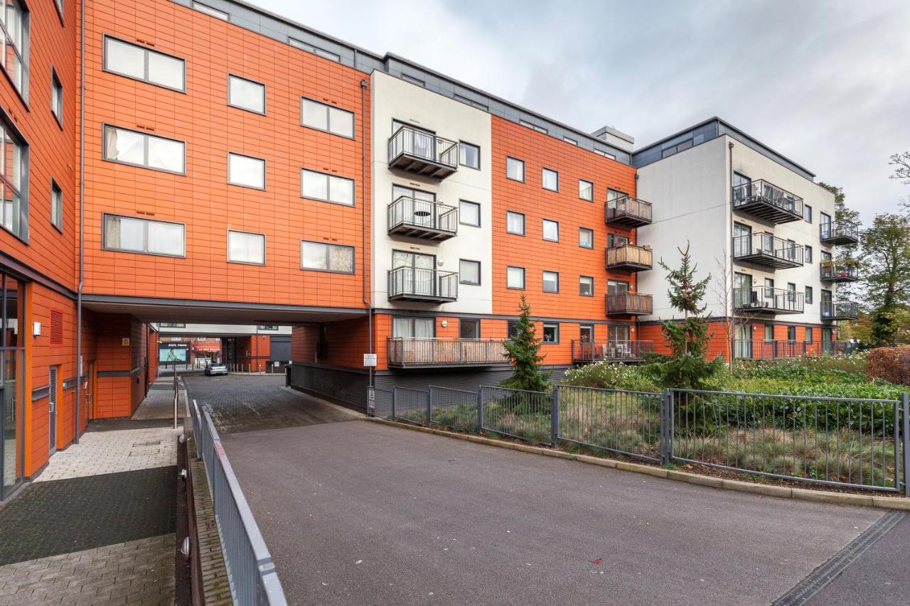 Roomspace Serviced Apartments - Capitol Square Epsom Zewnętrze zdjęcie